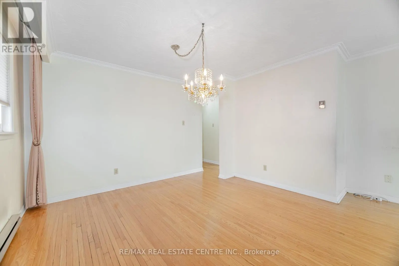 1048 MELTON DRIVE