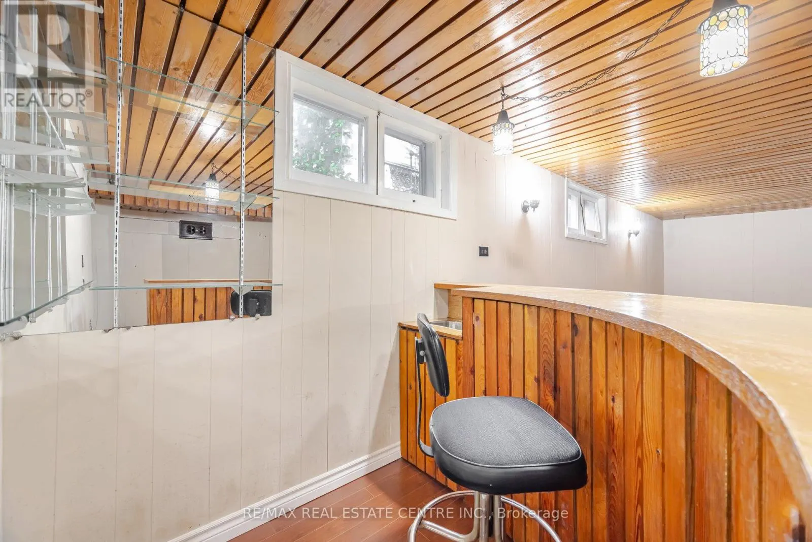 1048 MELTON DRIVE