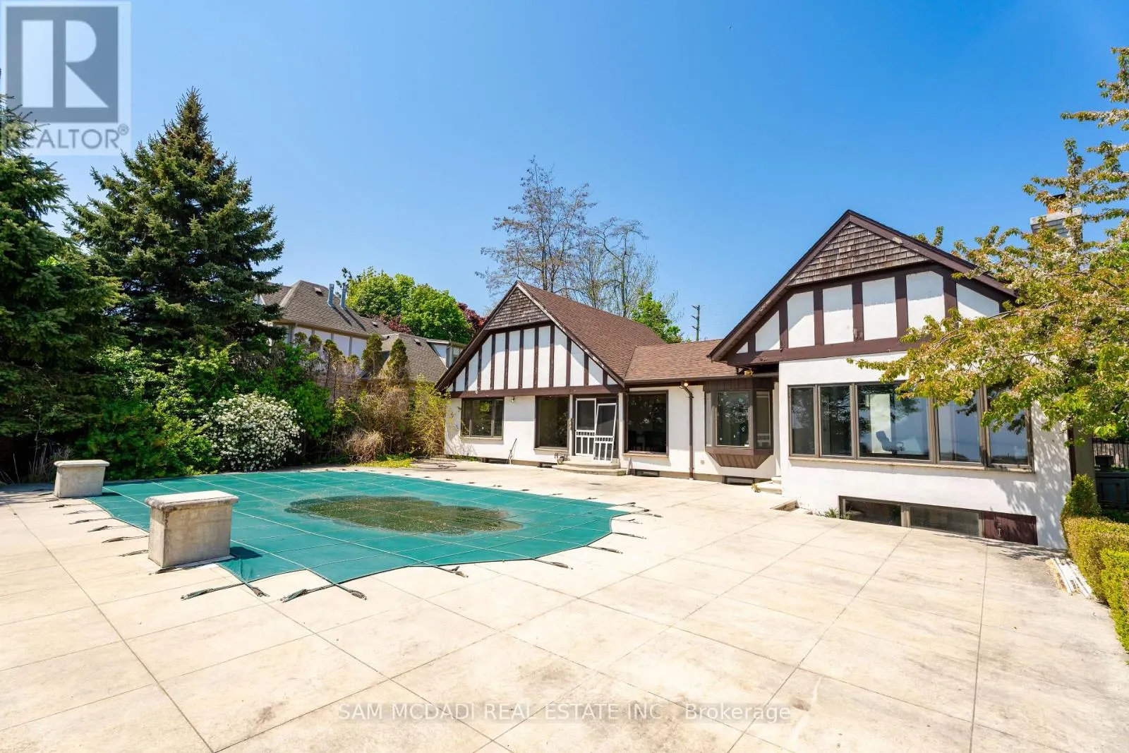 1588 WATERSEDGE ROAD