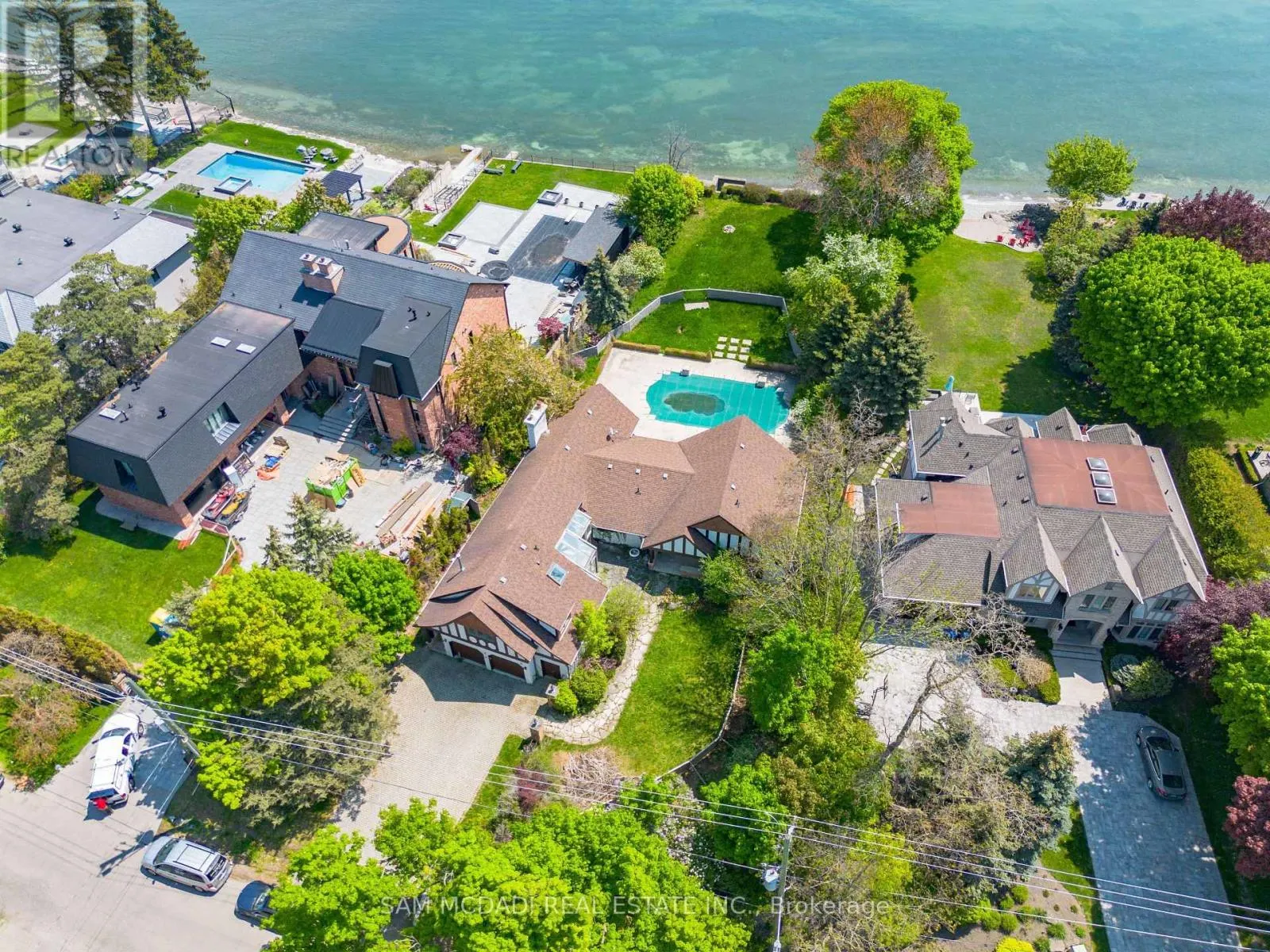 1588 WATERSEDGE ROAD