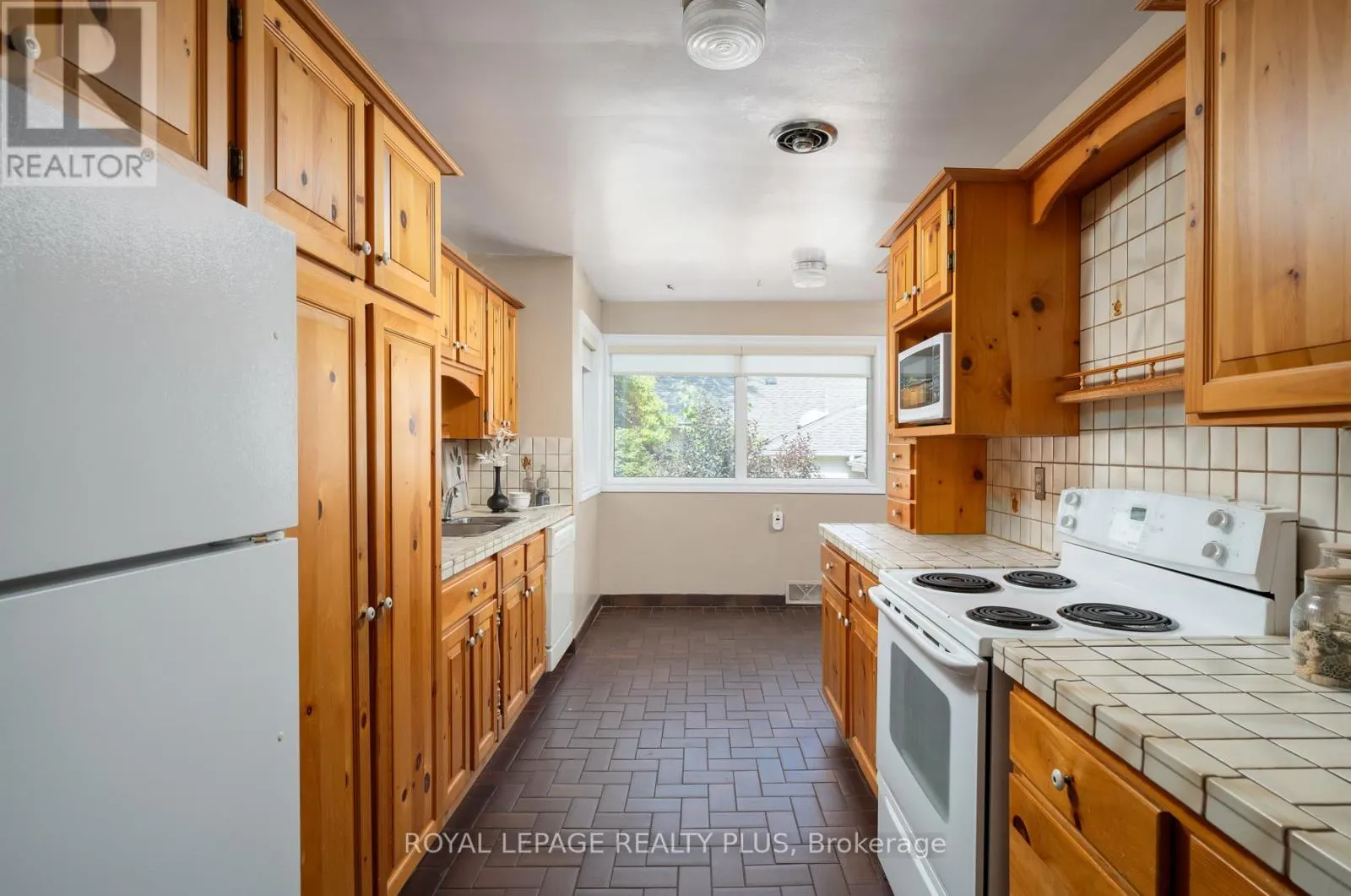 1509 KENNETH DRIVE