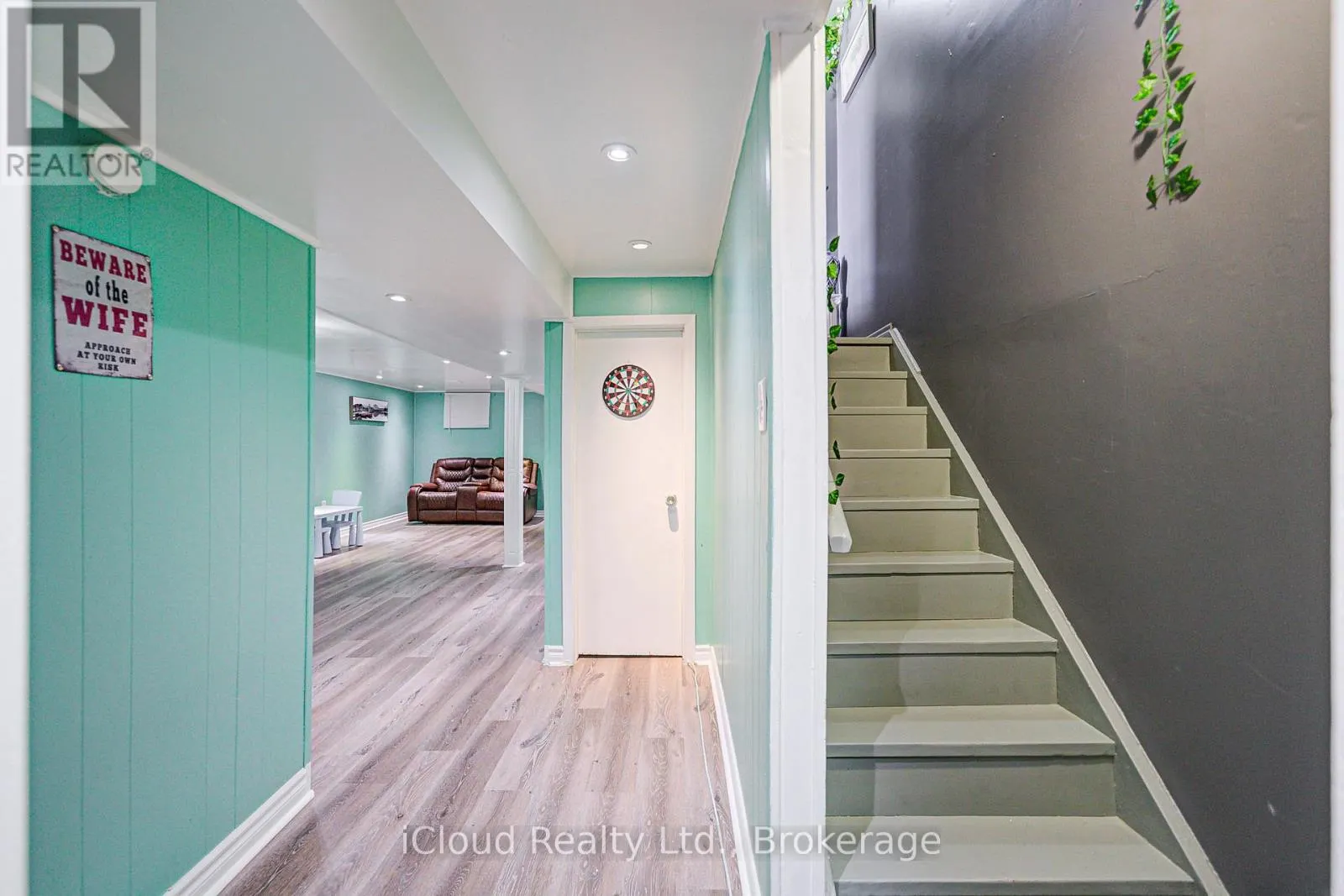 5 GLOUCESTER PLACE