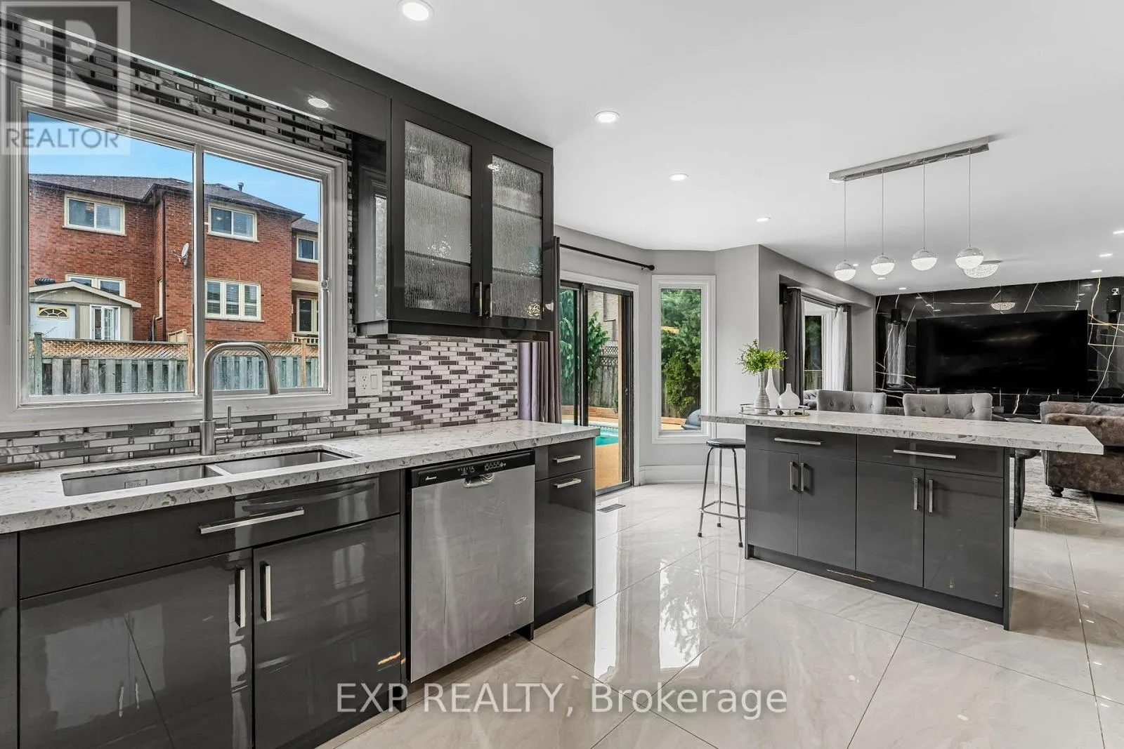 1221 CREEKSIDE DRIVE