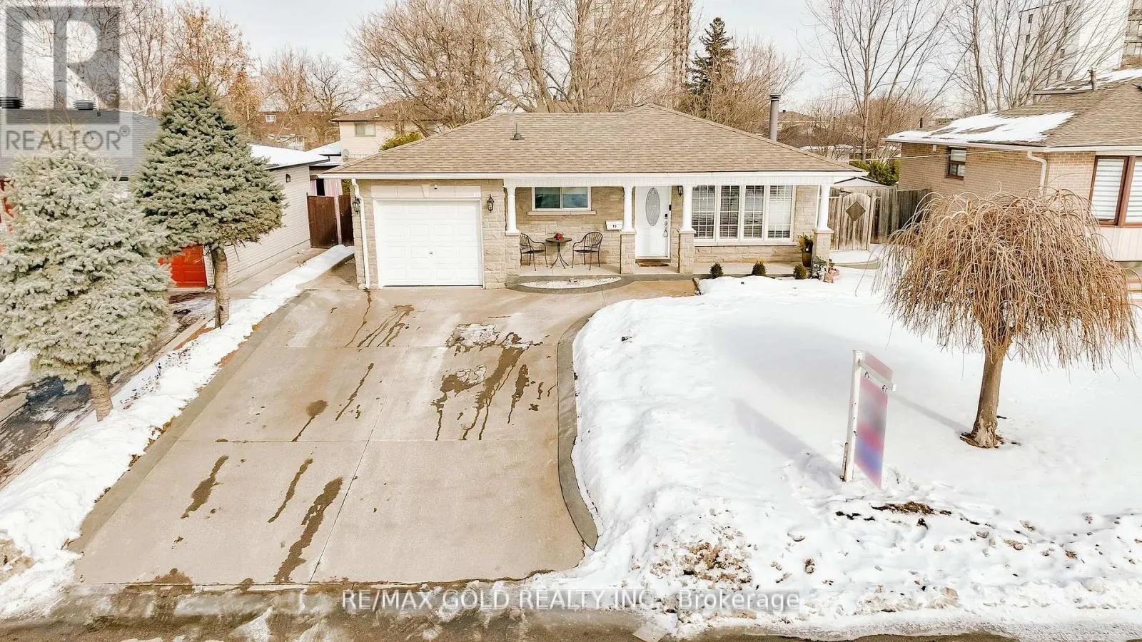 15 CASTLEMORE DRIVE