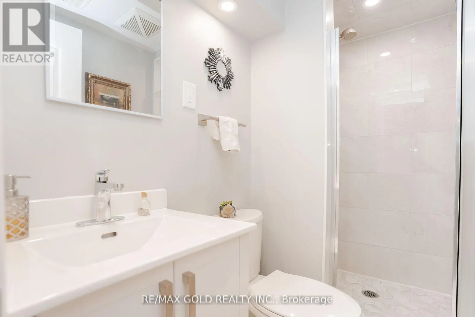 15 CASTLEMORE DRIVE