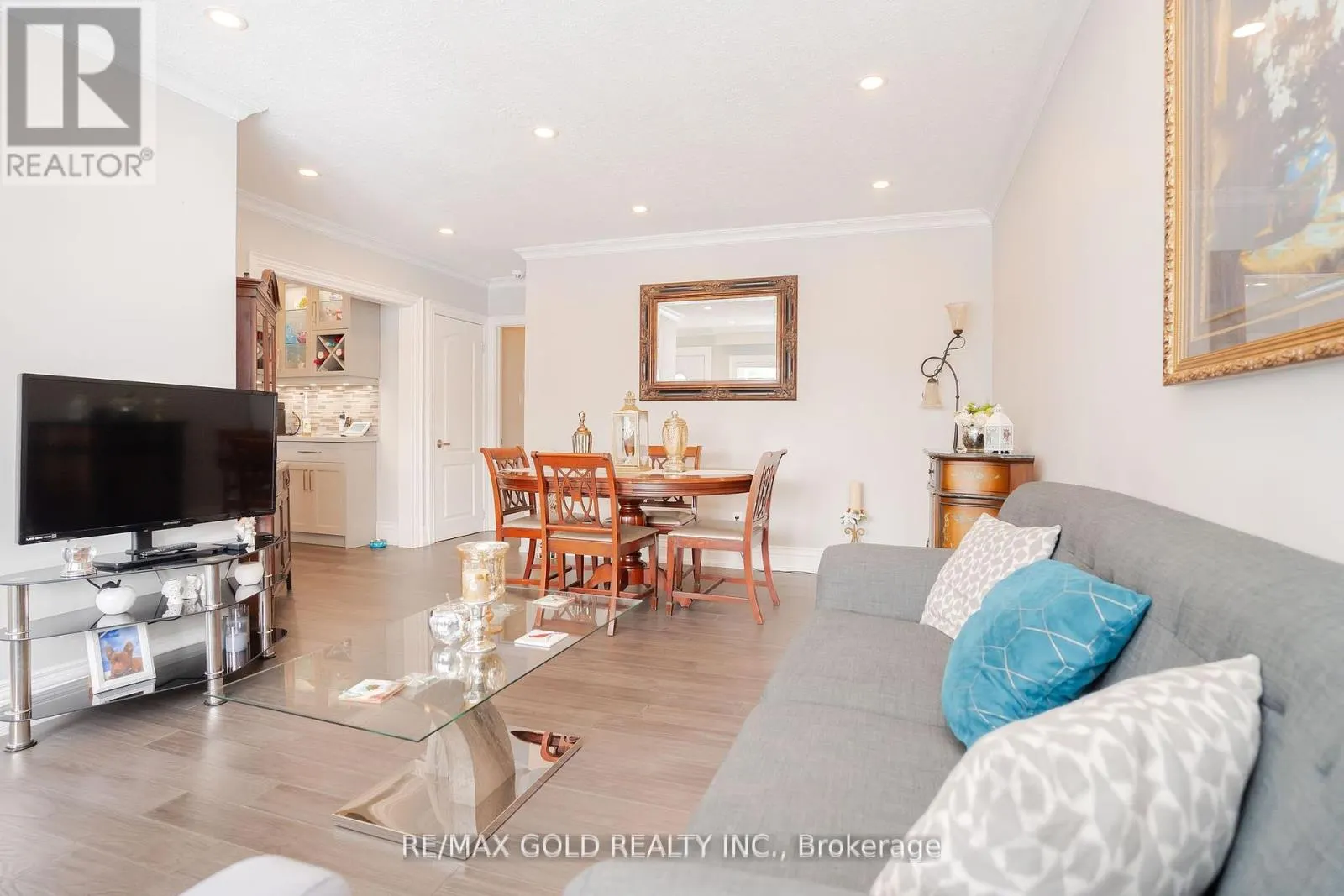 15 CASTLEMORE DRIVE