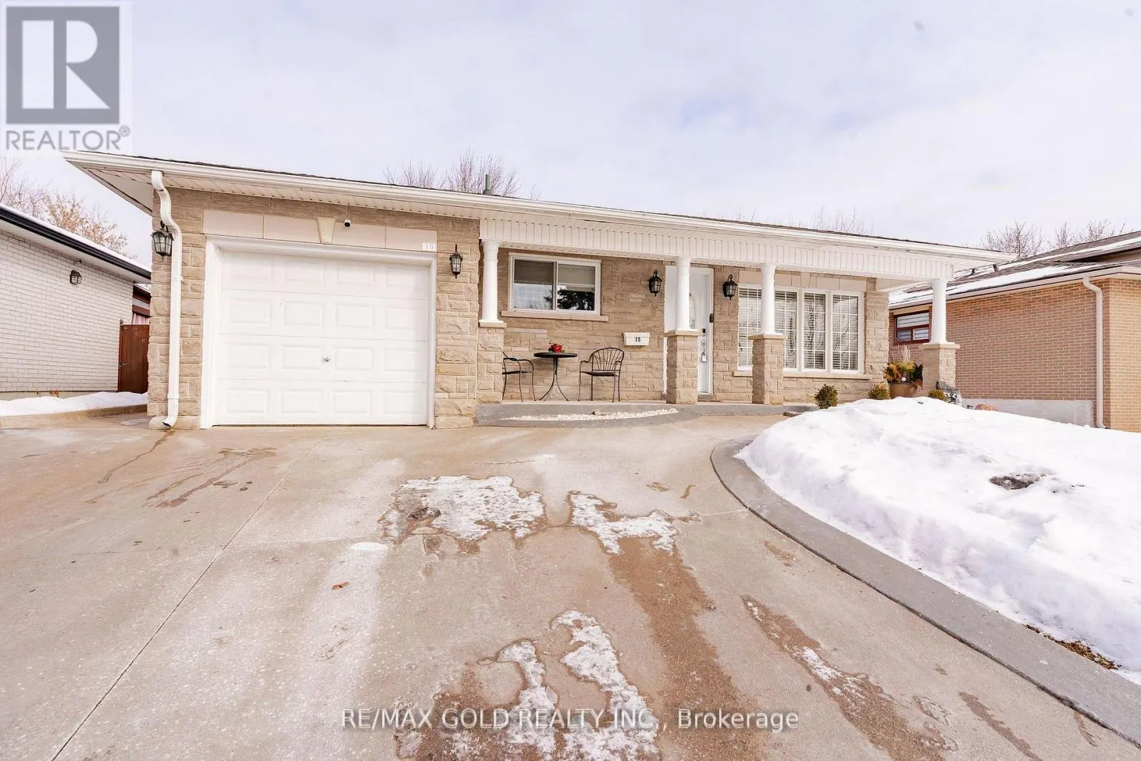15 CASTLEMORE DRIVE