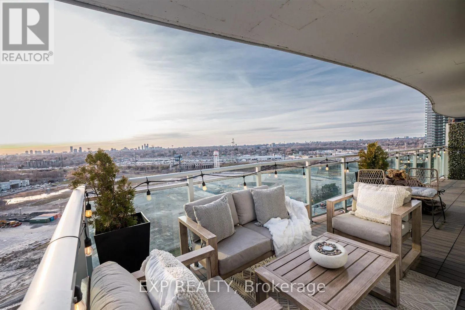 1503 - 33 SHORE BREEZE DRIVE