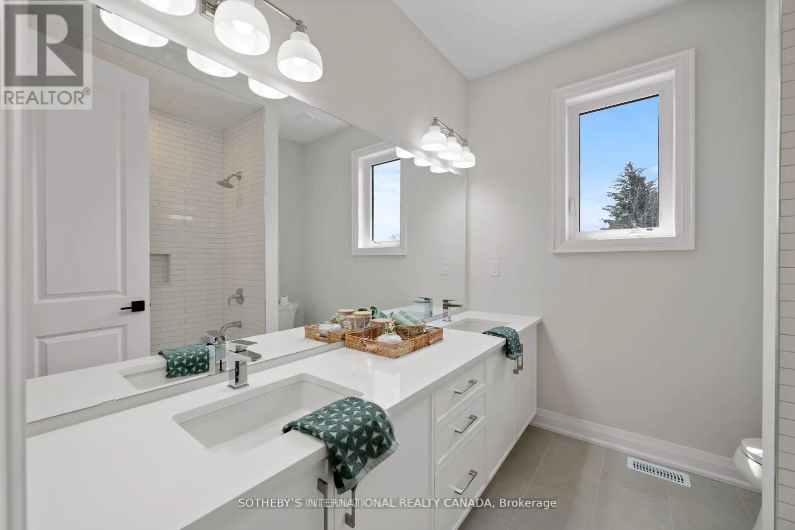 518 MARKAY COMMON