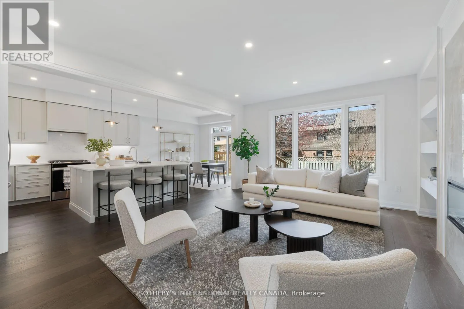 518 MARKAY COMMON