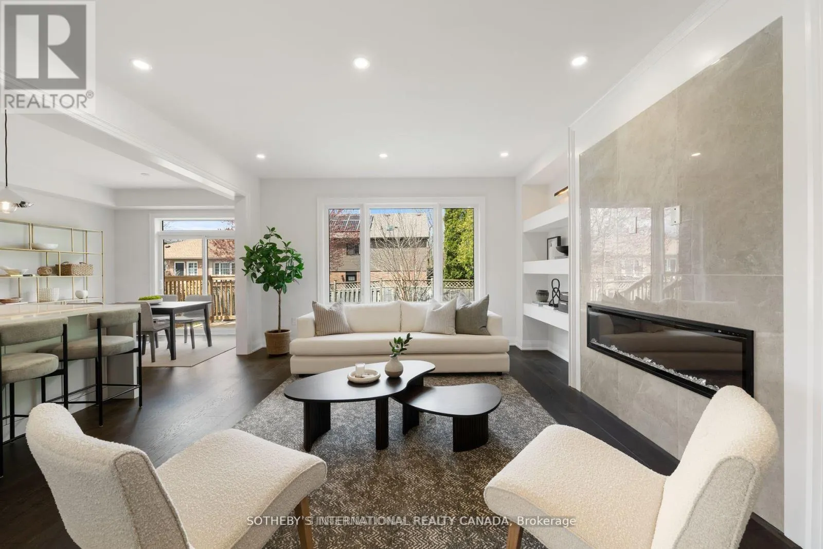 518 MARKAY COMMON