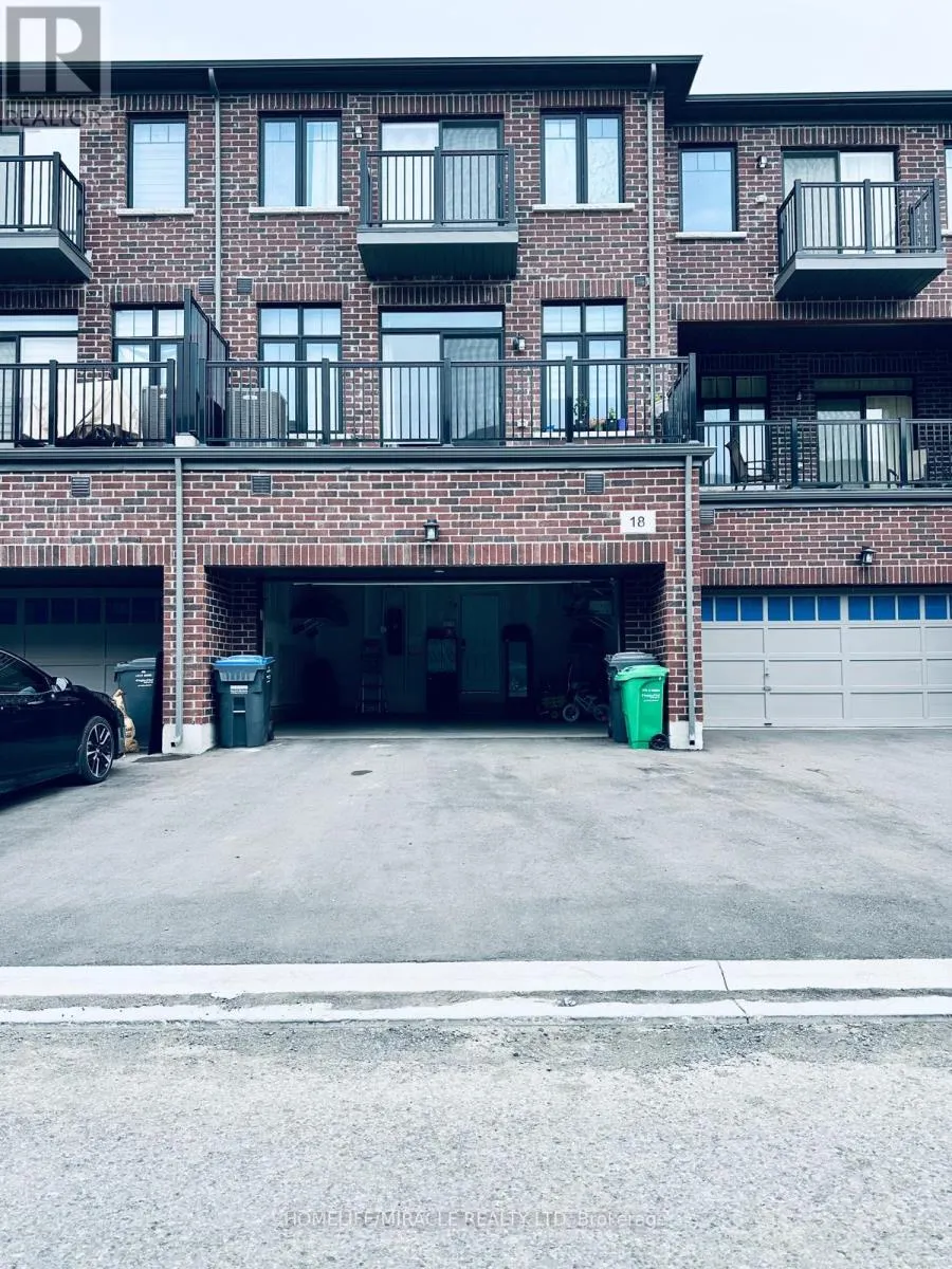 18 PETCH AVENUE