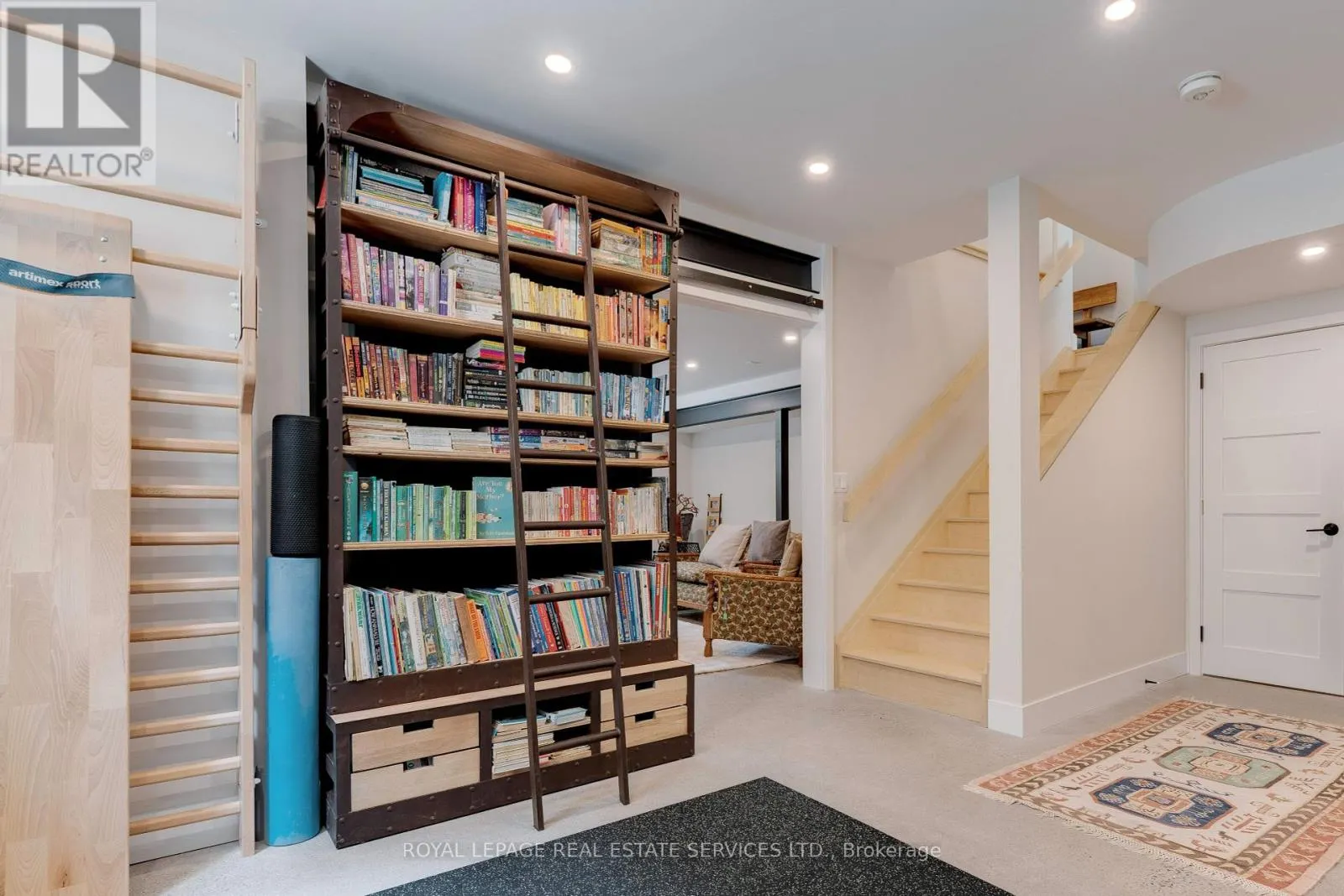 367 SPRUCE STREET