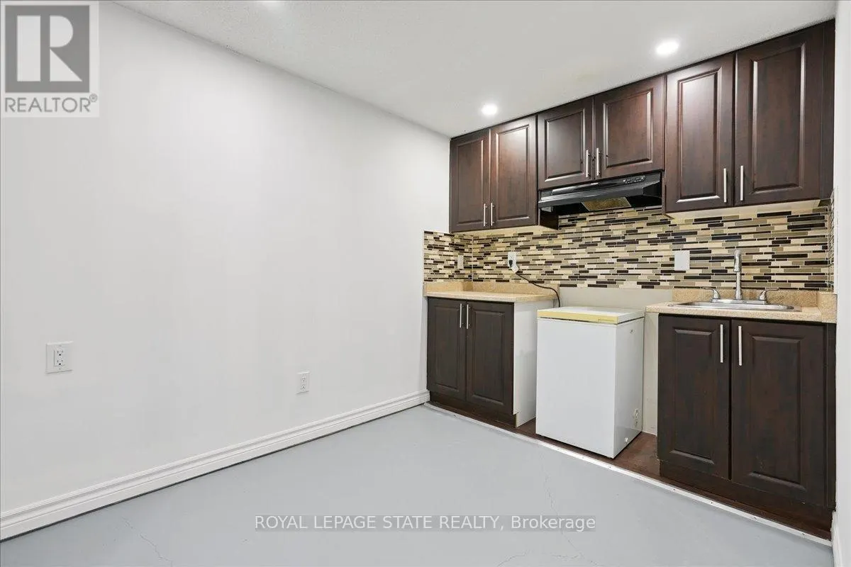 815 STARK CIRCLE