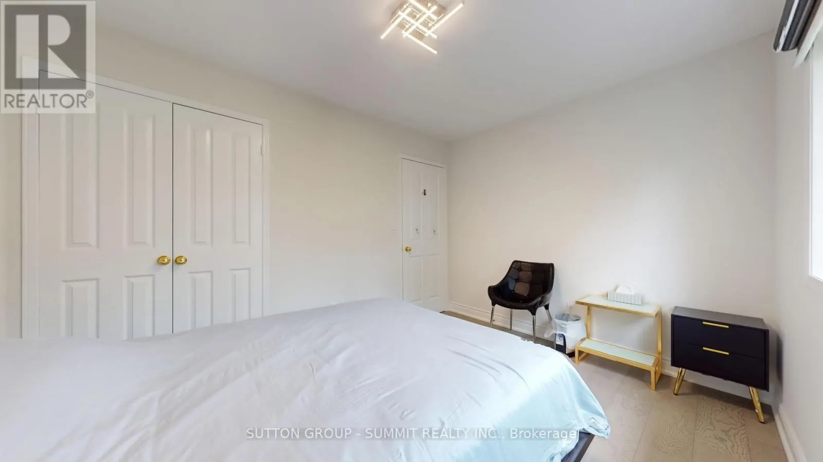 12 - 5535 GLEN ERIN DRIVE