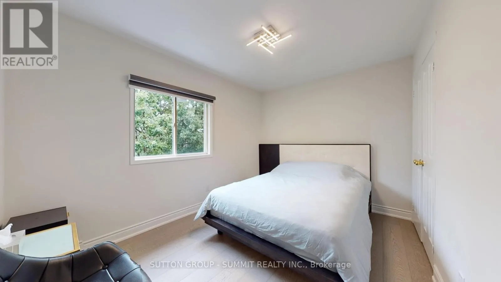 12 - 5535 GLEN ERIN DRIVE