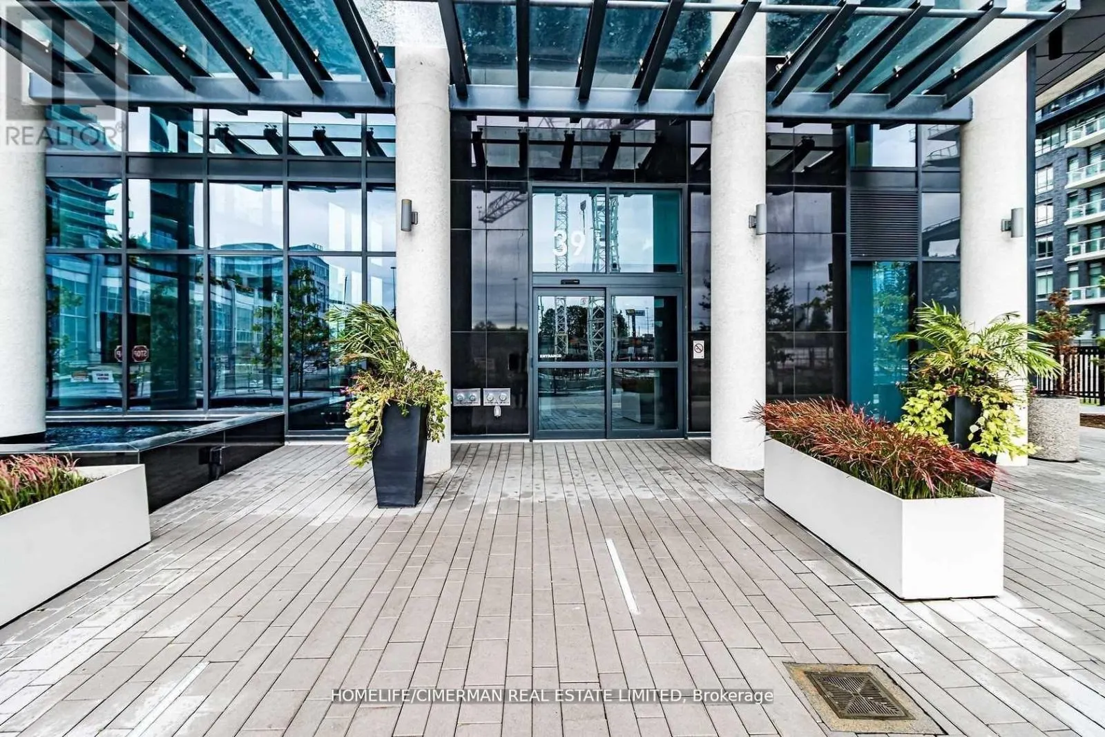 1703 - 39 ANNIE CRAIG DRIVE