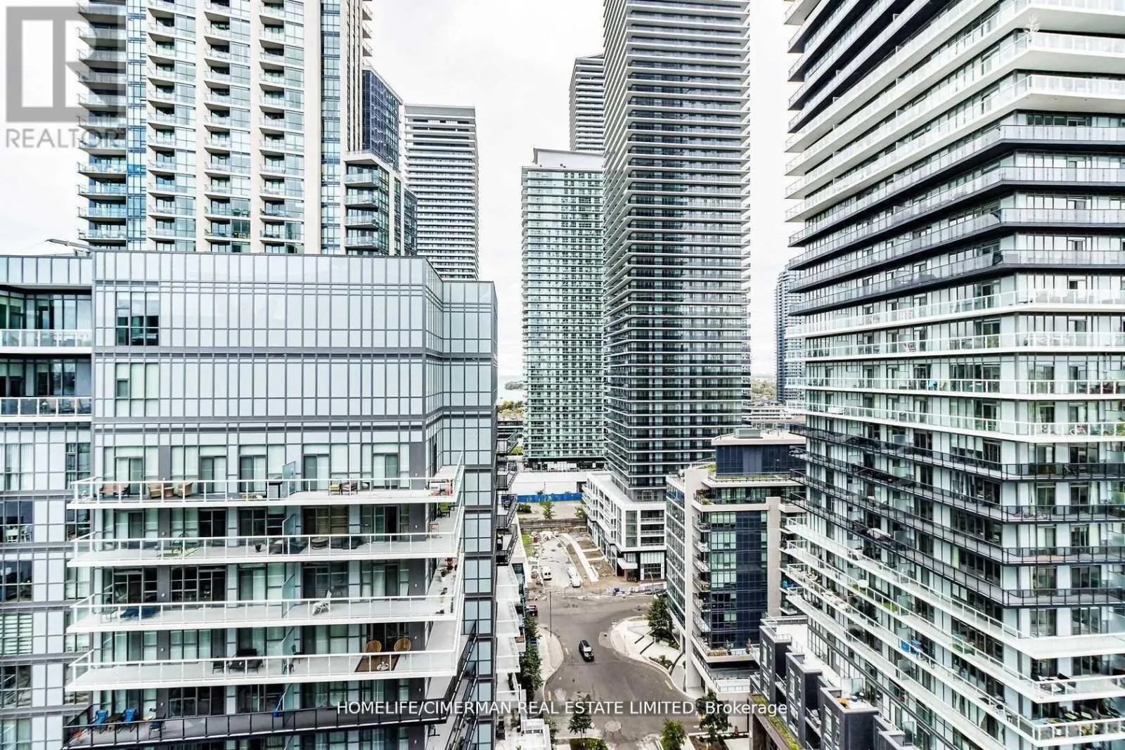 1703 - 39 ANNIE CRAIG DRIVE