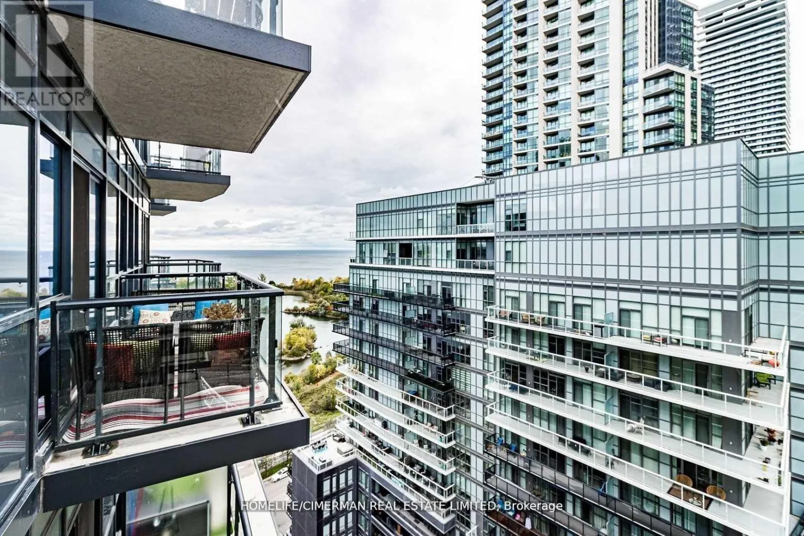 1703 - 39 ANNIE CRAIG DRIVE