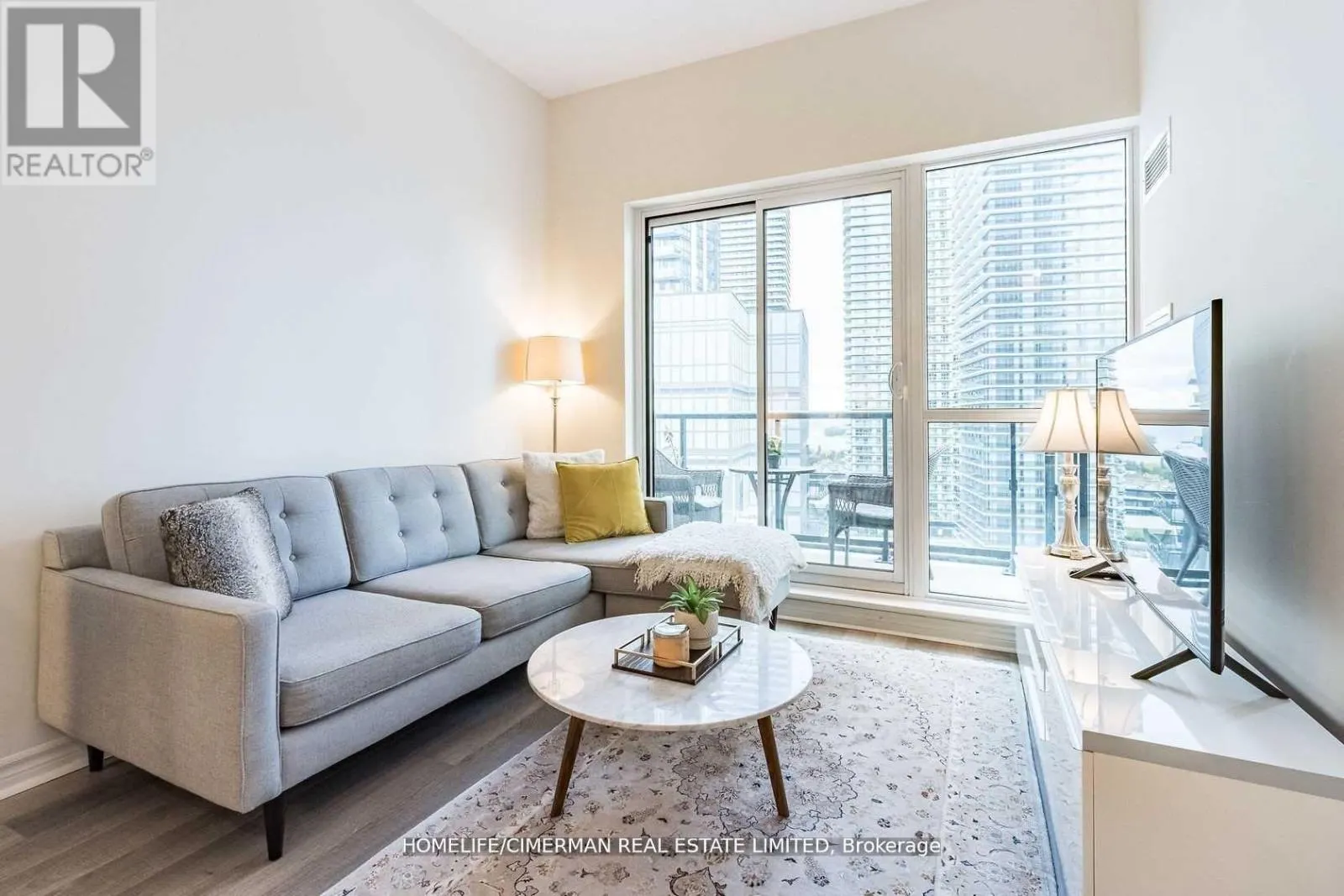 1703 - 39 ANNIE CRAIG DRIVE