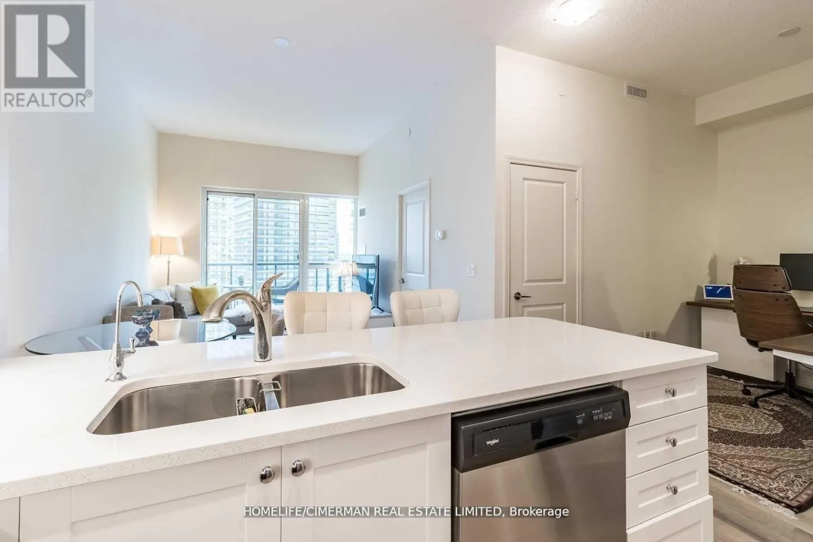 1703 - 39 ANNIE CRAIG DRIVE