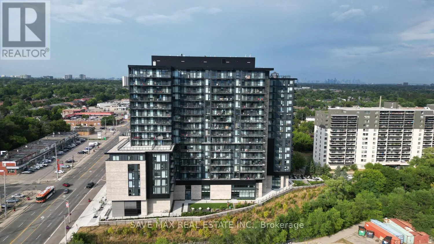 916 - 86 DUNDAS STREET E