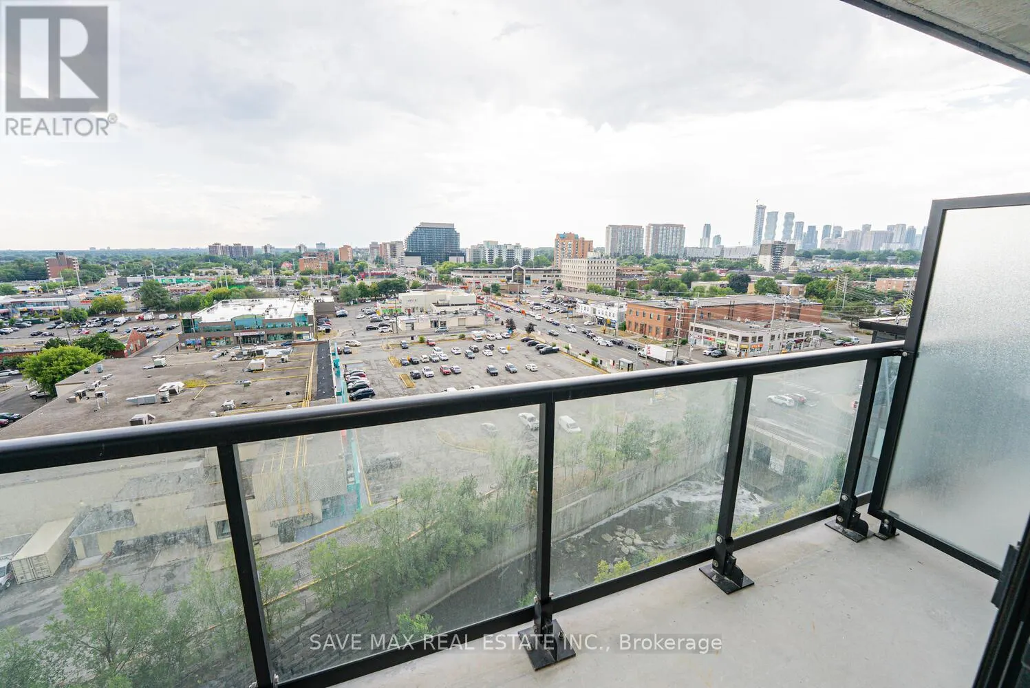 916 - 86 DUNDAS STREET E