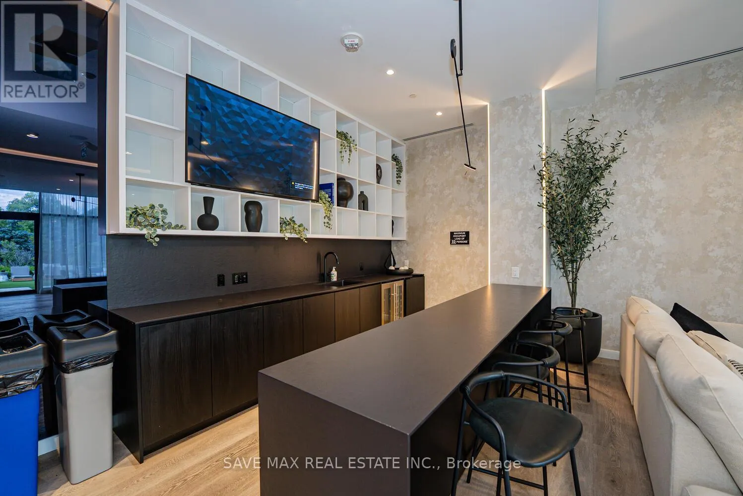 916 - 86 DUNDAS STREET E