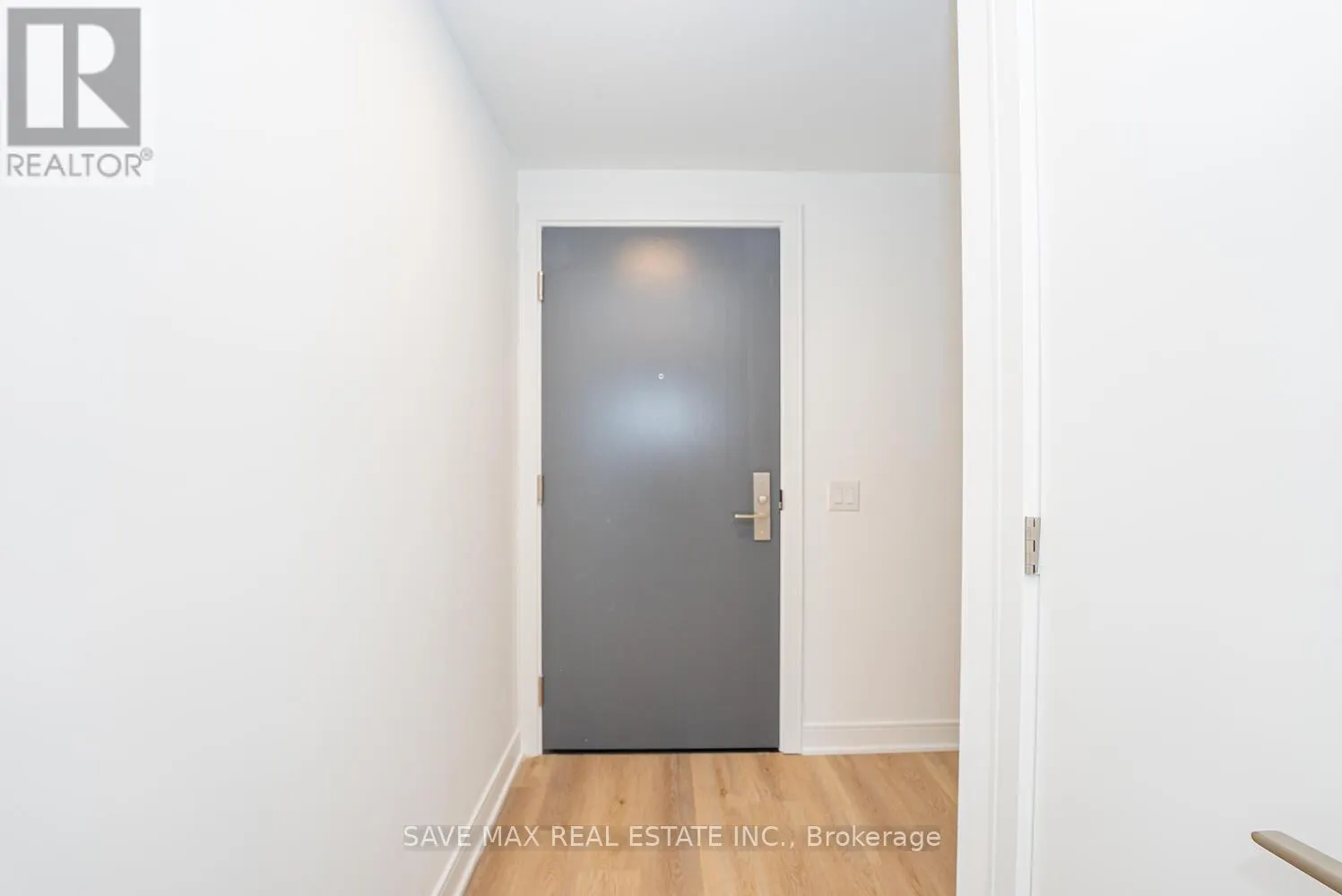 916 - 86 DUNDAS STREET E