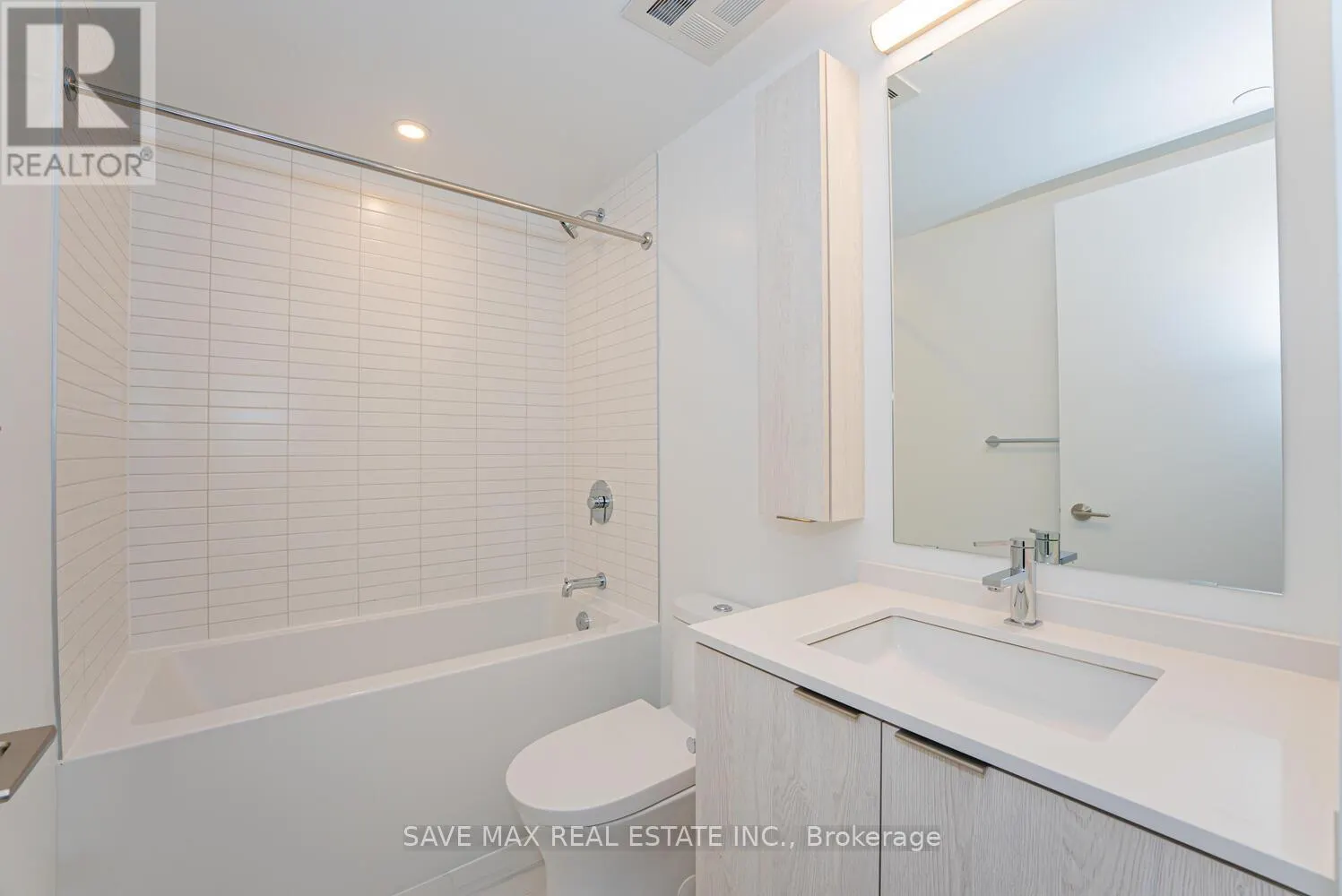 916 - 86 DUNDAS STREET E