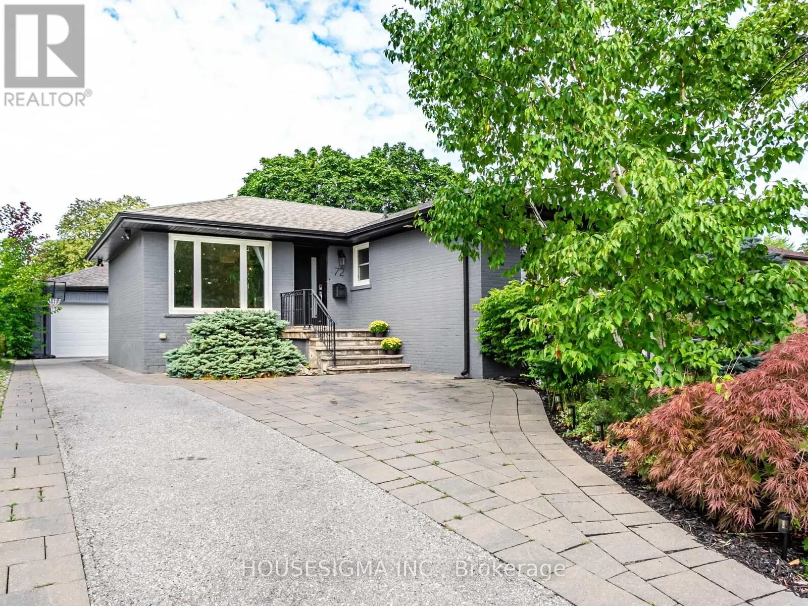 72 LUDSTONE DRIVE