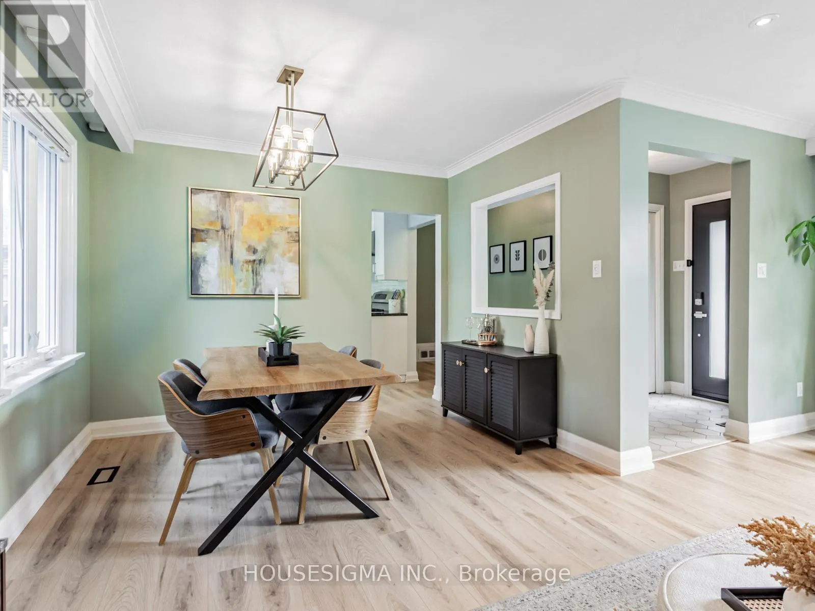 72 LUDSTONE DRIVE