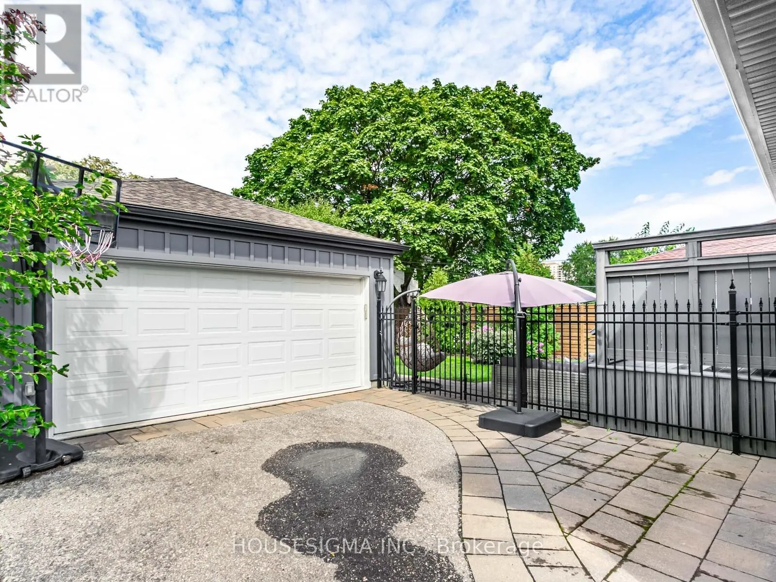 72 LUDSTONE DRIVE