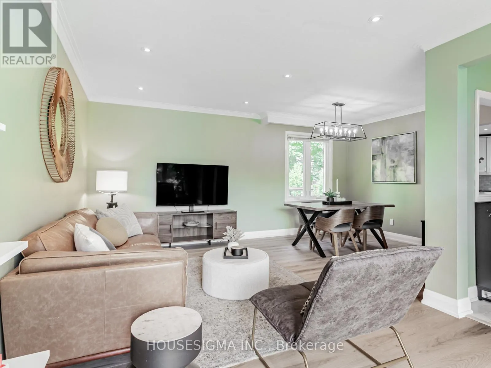 72 LUDSTONE DRIVE