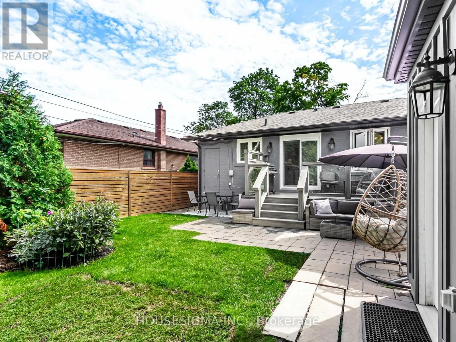 72 LUDSTONE DRIVE