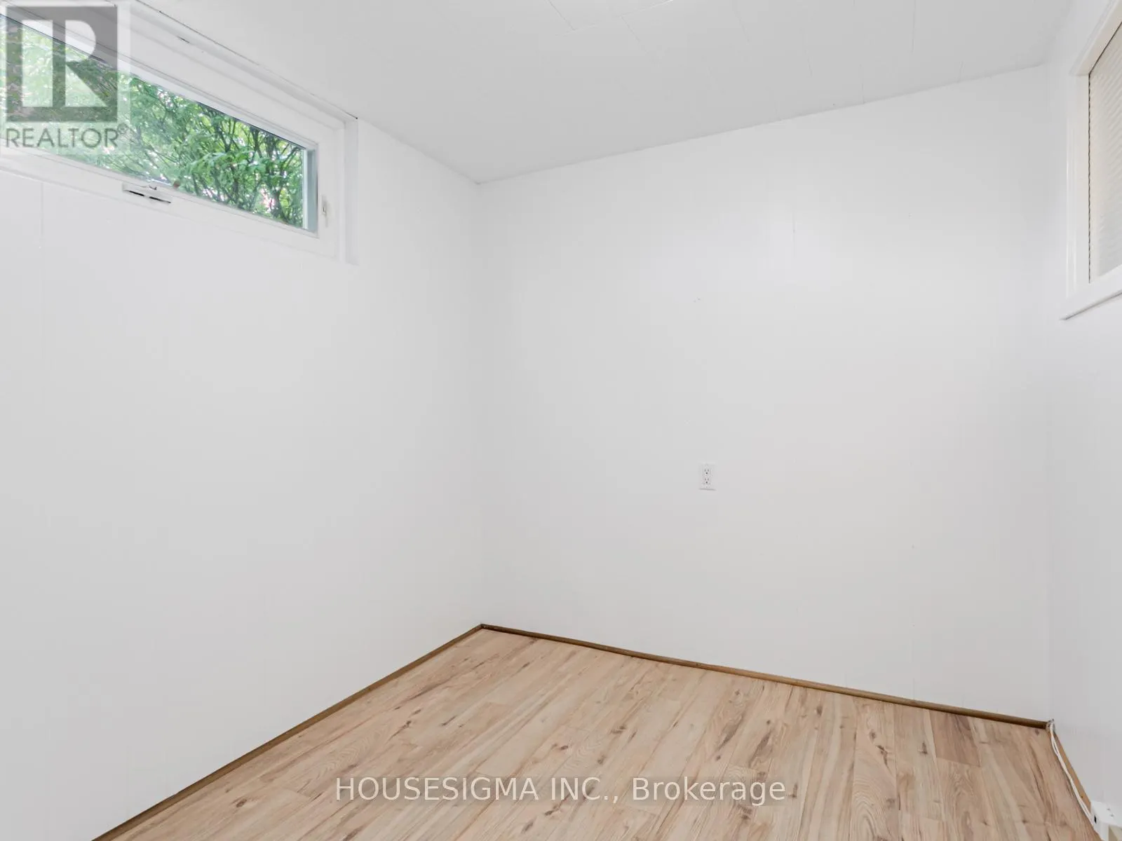 72 LUDSTONE DRIVE