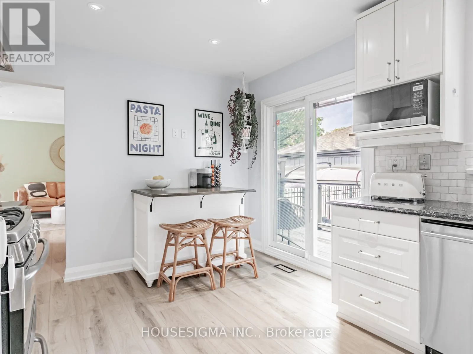 72 LUDSTONE DRIVE