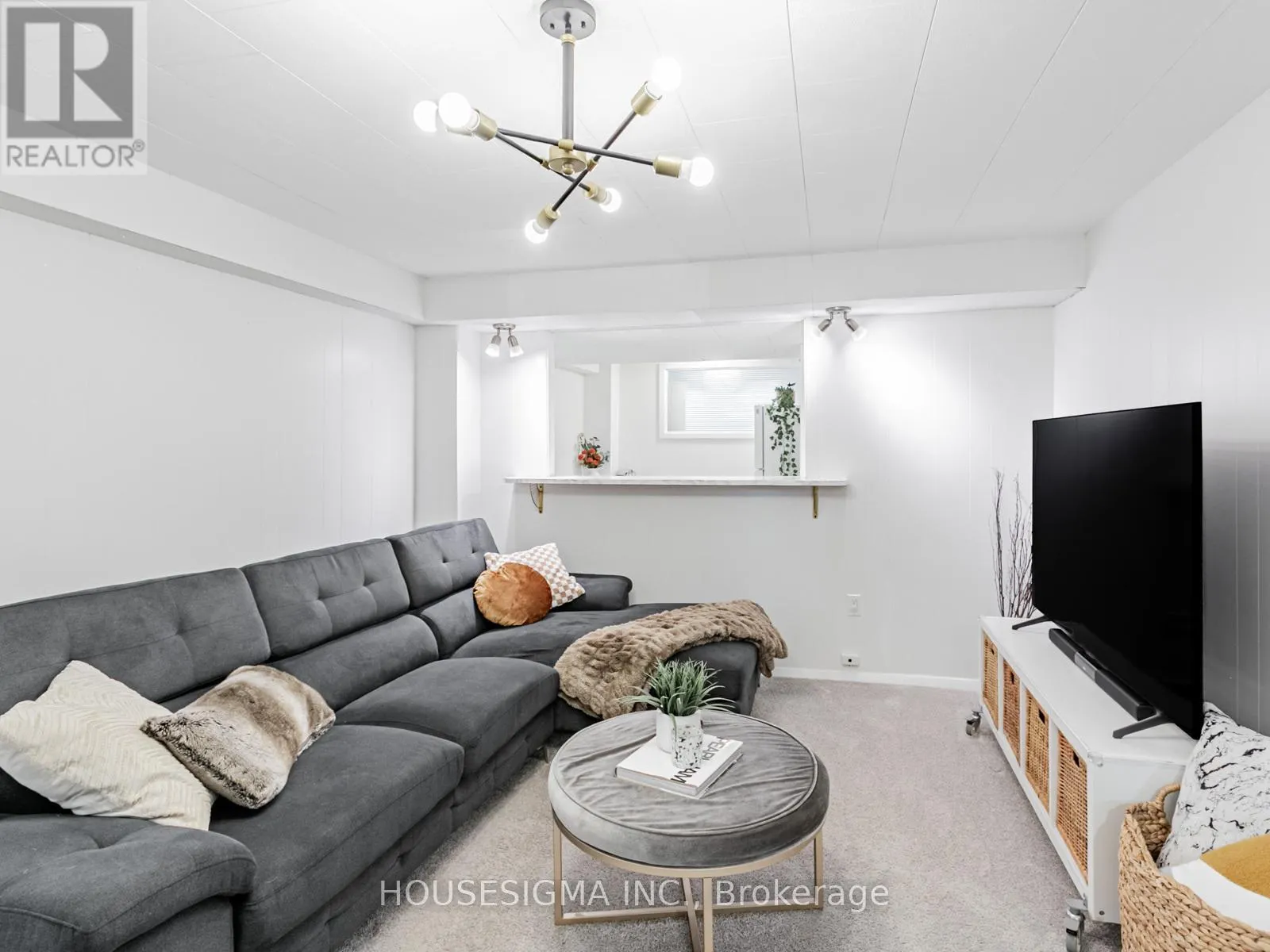 72 LUDSTONE DRIVE