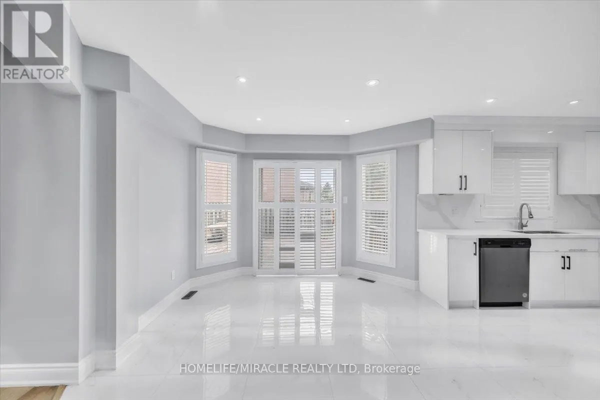 4 PEPPERTREE CRESCENT