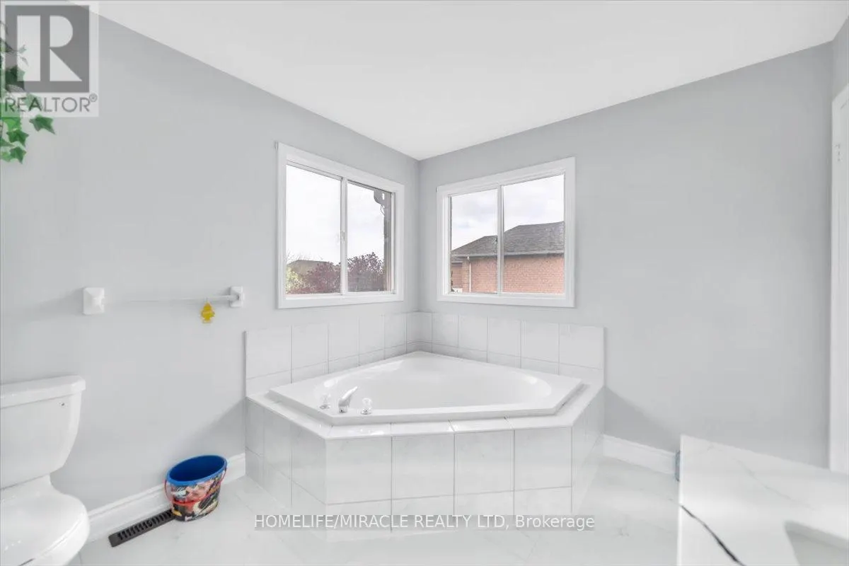 4 PEPPERTREE CRESCENT