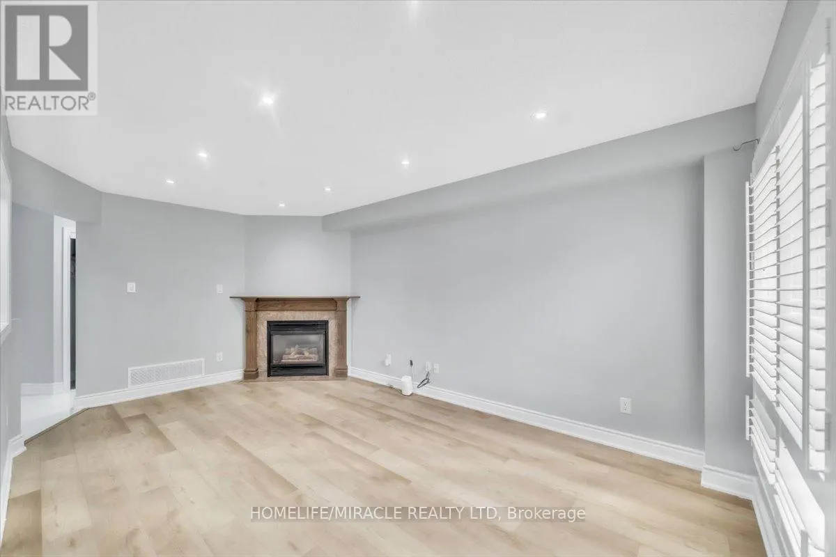 4 PEPPERTREE CRESCENT