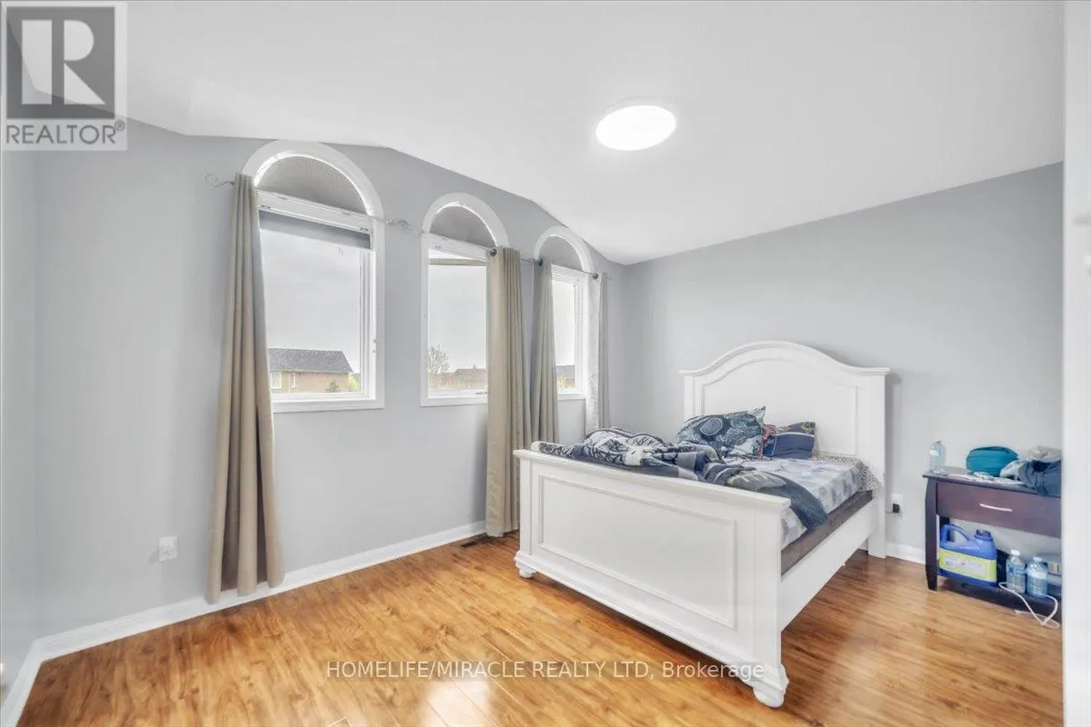 4 PEPPERTREE CRESCENT