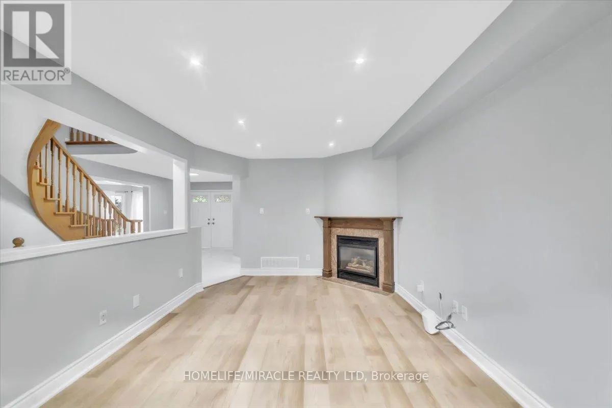 4 PEPPERTREE CRESCENT
