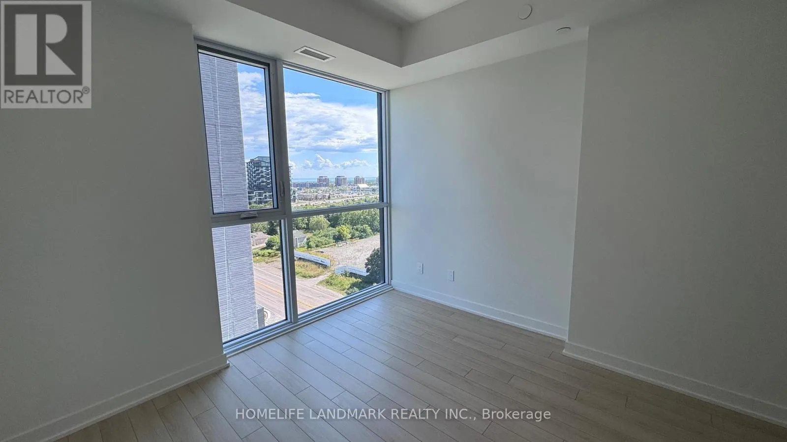 1101 - 3079 TRAFALGAR ROAD