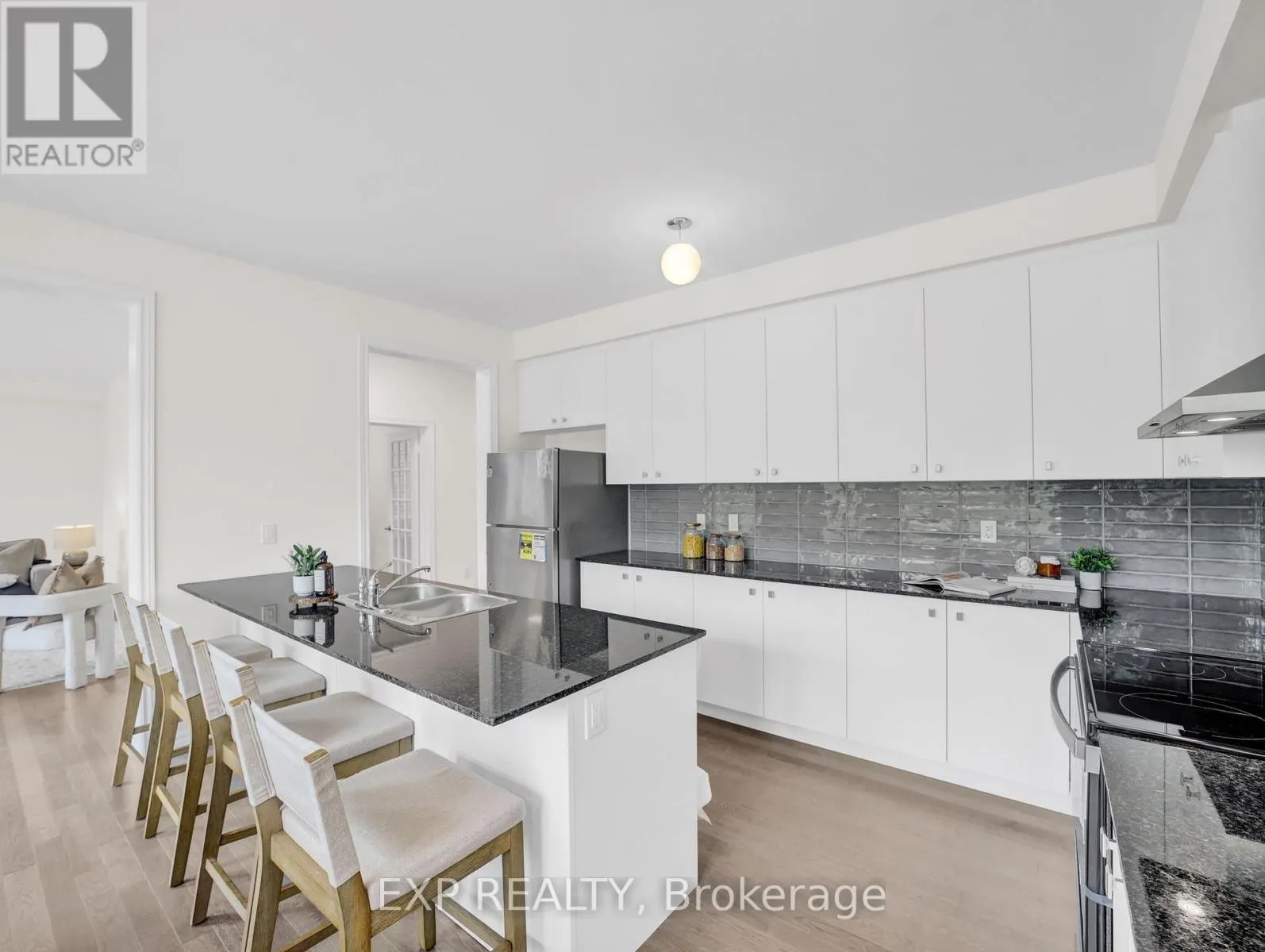795 APPLE TERRACE