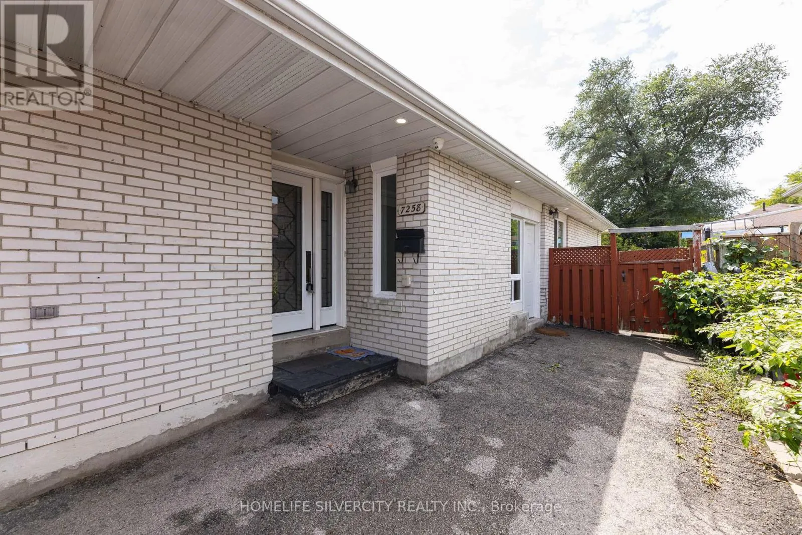 7258 REINDEER DRIVE