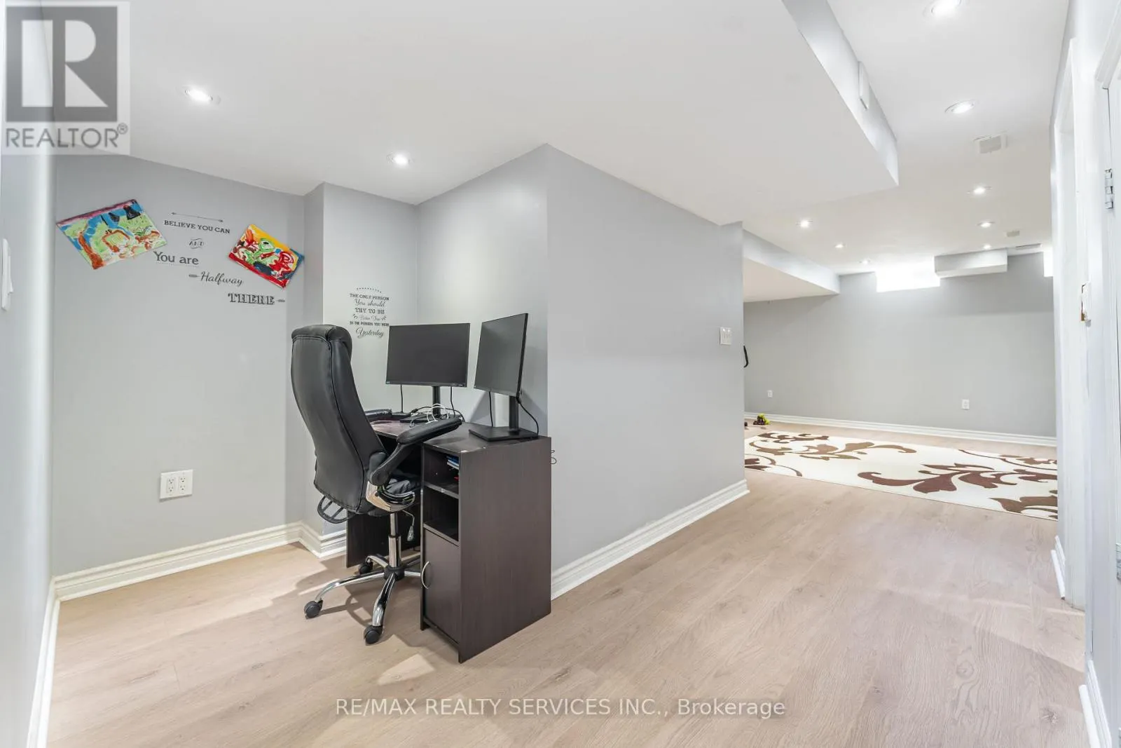 12 SEEDLAND CRESCENT