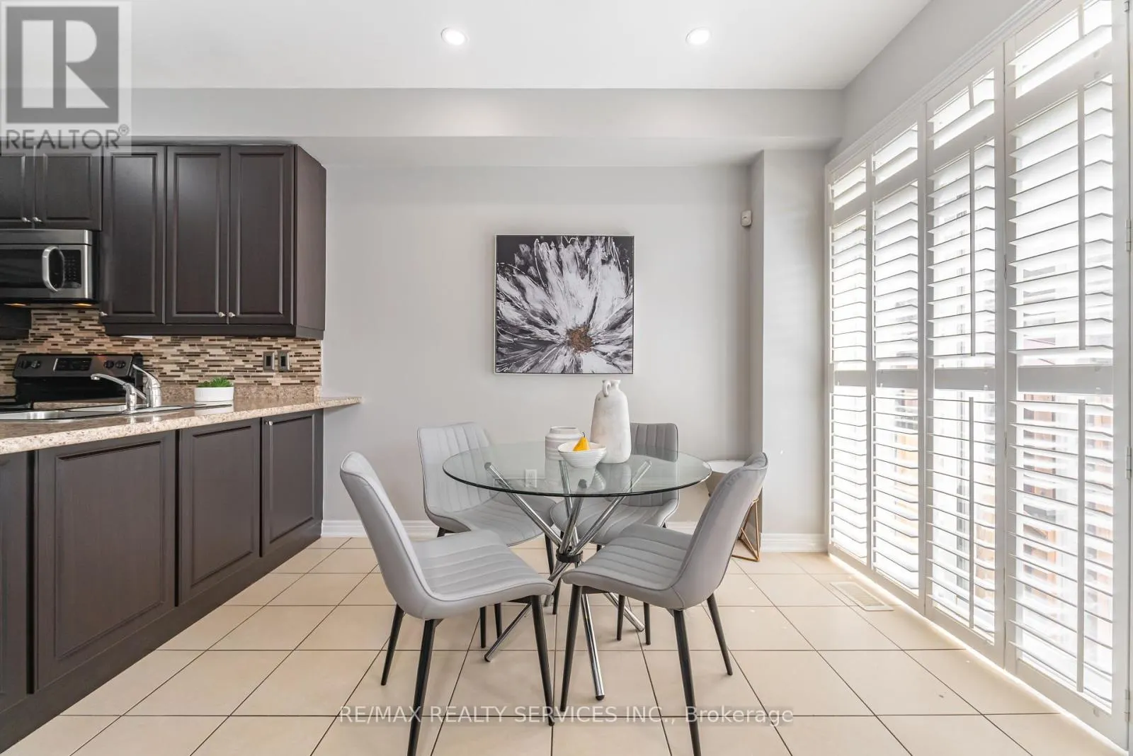 12 SEEDLAND CRESCENT