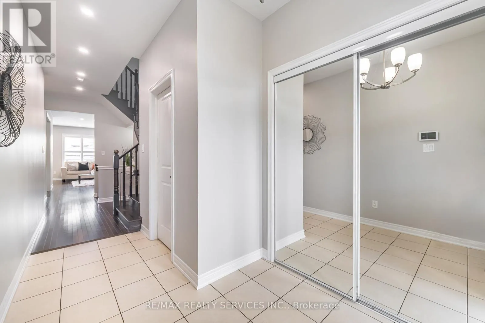 12 SEEDLAND CRESCENT