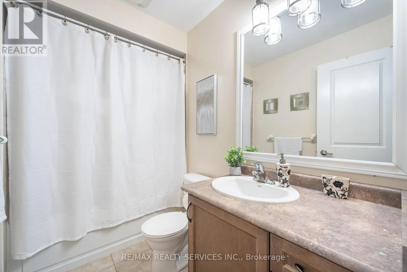12 SEEDLAND CRESCENT